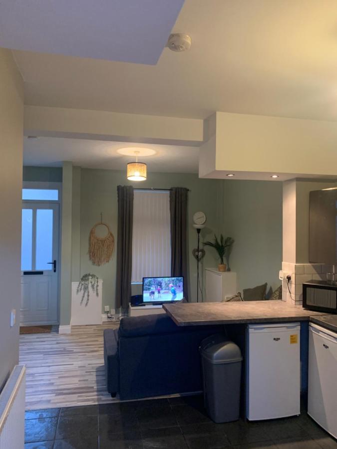 2 Bedroom Cheerful House Close To City Center 벨파스트 외부 사진