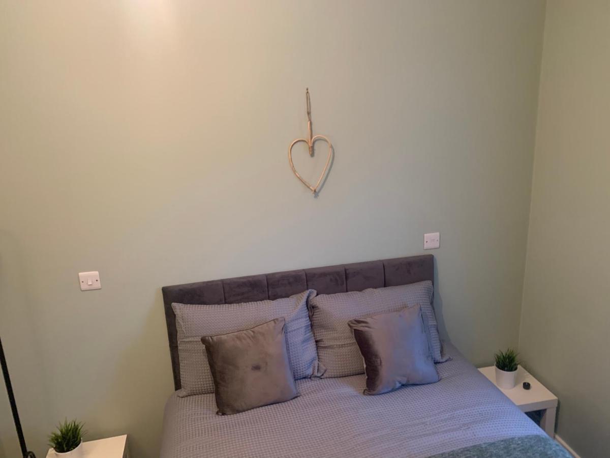 2 Bedroom Cheerful House Close To City Center 벨파스트 외부 사진