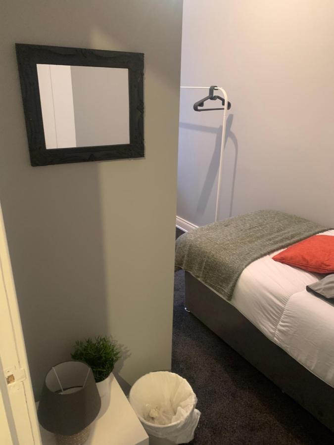 2 Bedroom Cheerful House Close To City Center 벨파스트 외부 사진