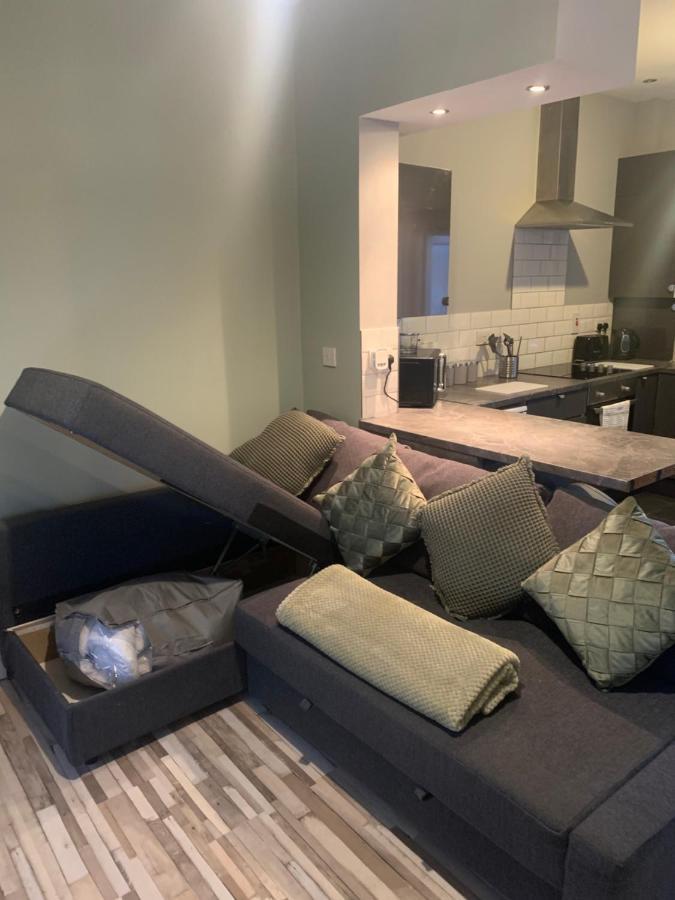 2 Bedroom Cheerful House Close To City Center 벨파스트 외부 사진
