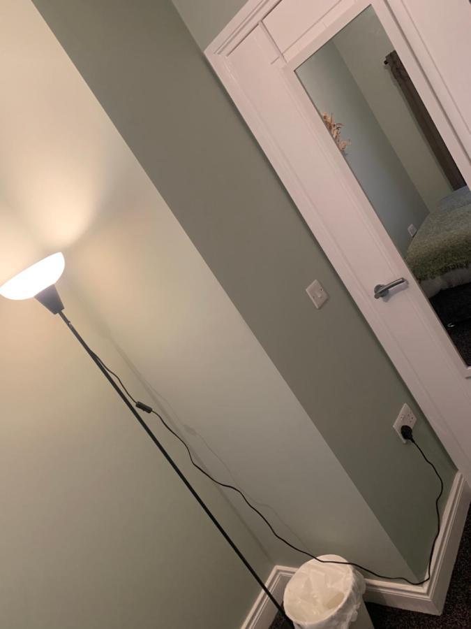 2 Bedroom Cheerful House Close To City Center 벨파스트 외부 사진