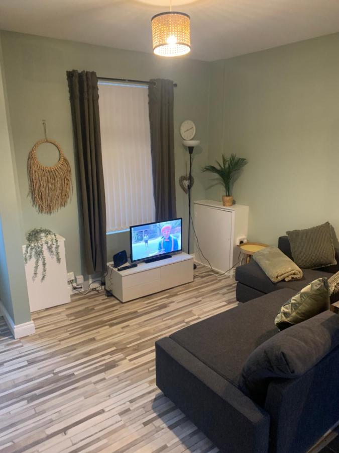 2 Bedroom Cheerful House Close To City Center 벨파스트 외부 사진